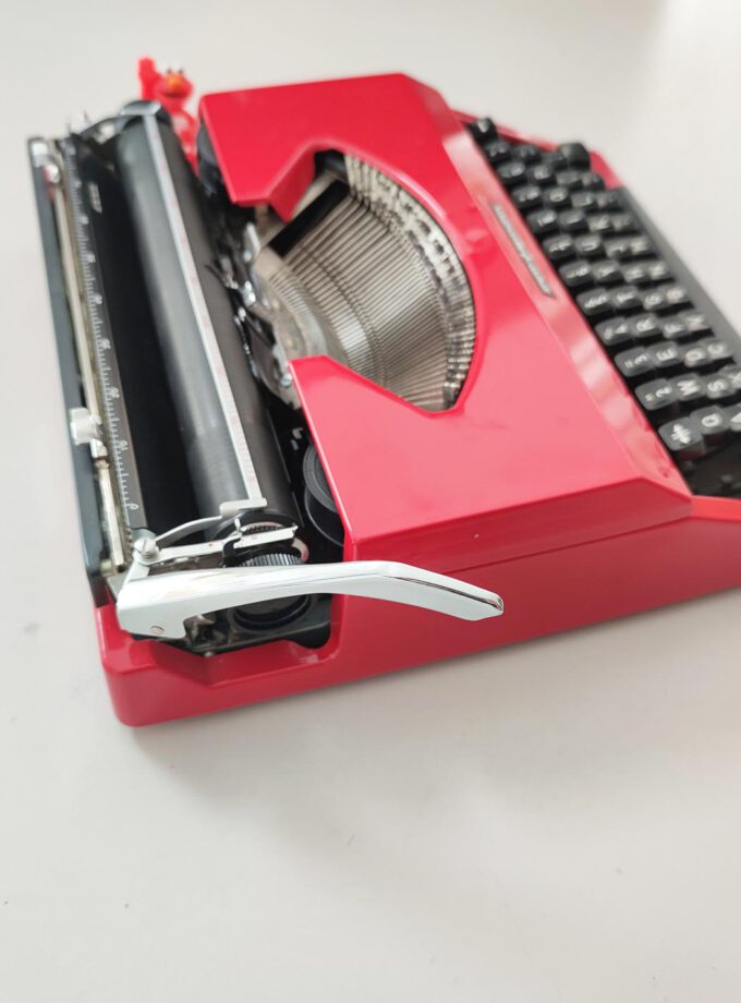 Vintage Red Remington Sperry Idool Typewriter Cubic