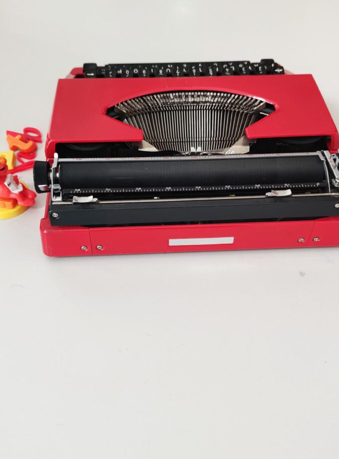 Vintage Red Remington Sperry Idool Typewriter Cubic