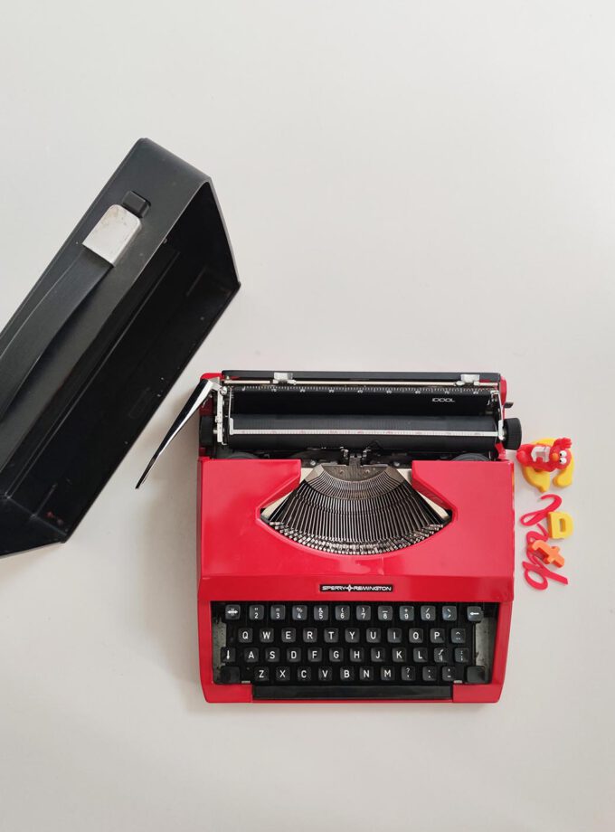 Vintage Red Remington Sperry Idool Typewriter Cubic