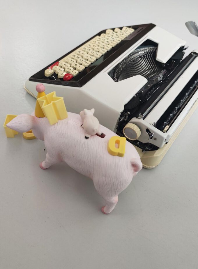 Vintage Brother Typewriter Deluxe 1350