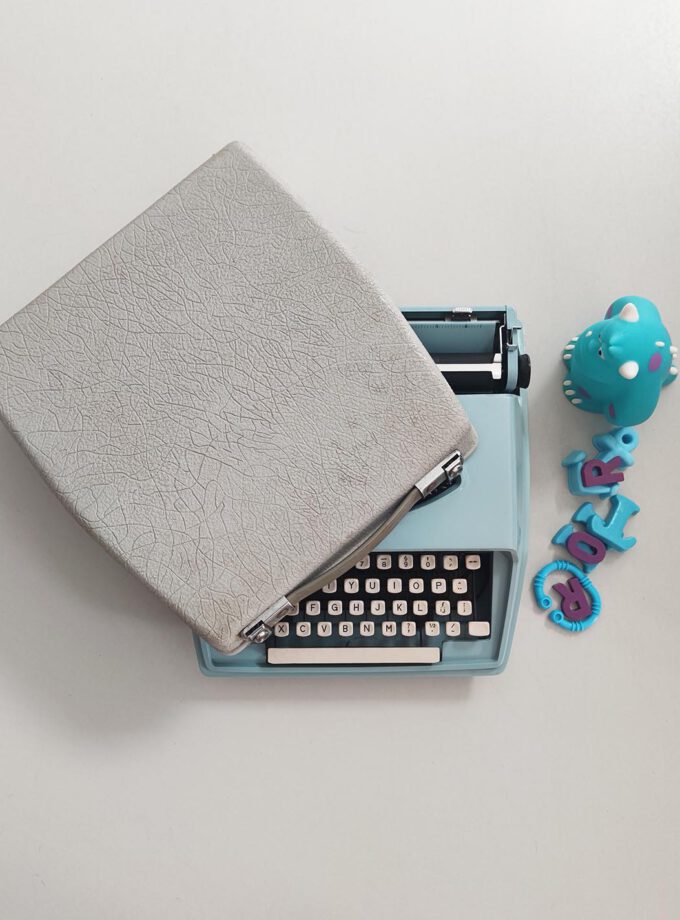 Remington Idool Pastel Baby Blue Typewriter