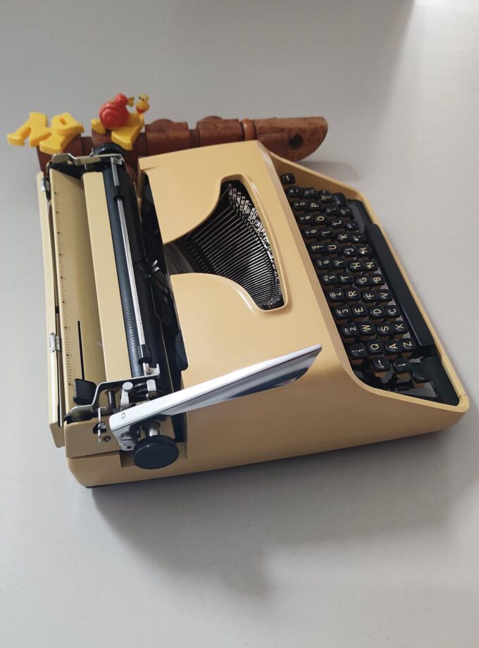 Vintage Sperry Ten Forty Remington Pastel Yellow Typewriter