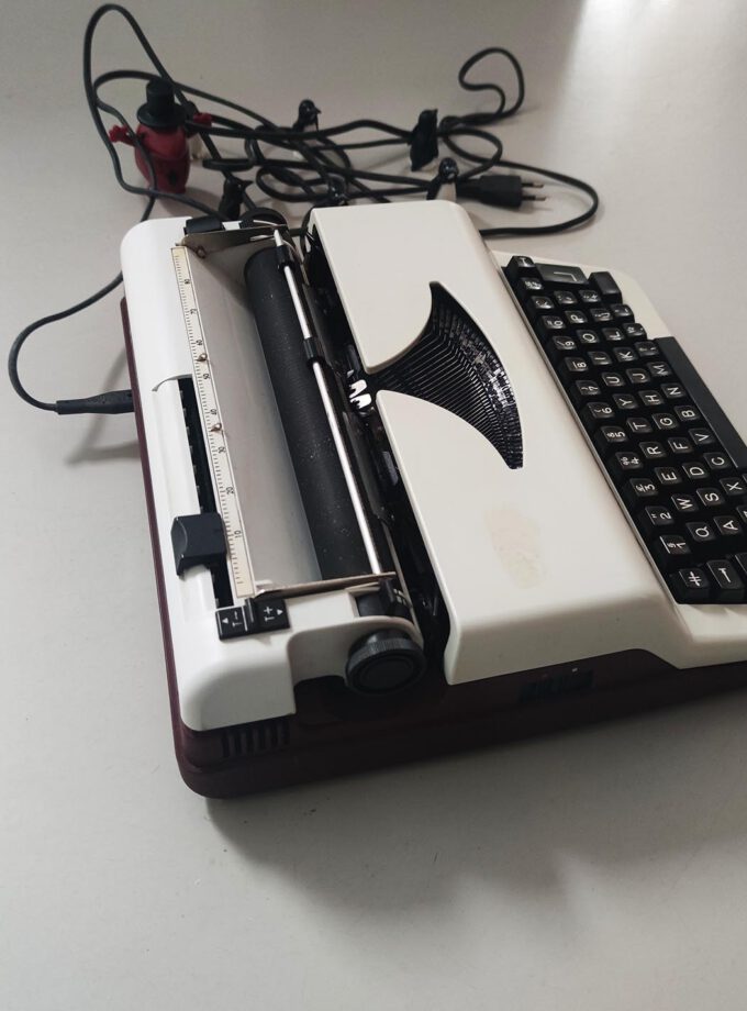 Electric Typewriter Scheidegger Eurostar Electric TM 2000