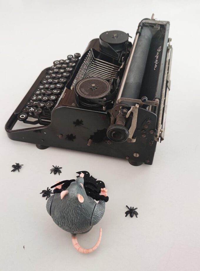 Vintage Old Black Olympia Filia Typewriter