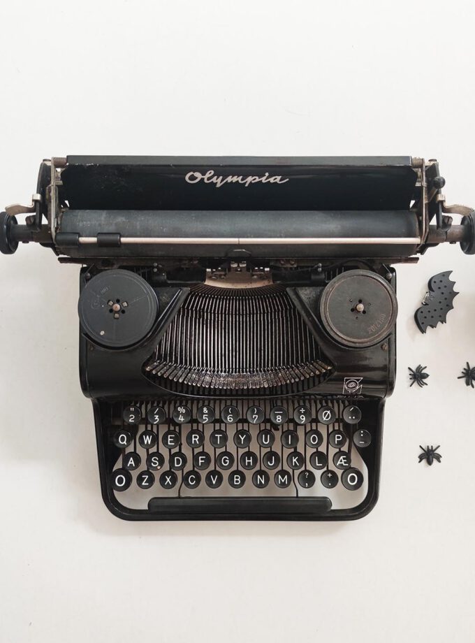 Vintage Old Black Olympia Filia Typewriter