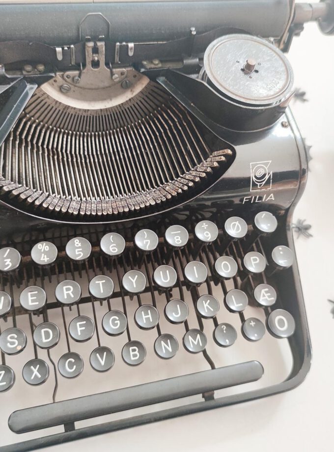 Vintage Old Black Olympia Filia Typewriter