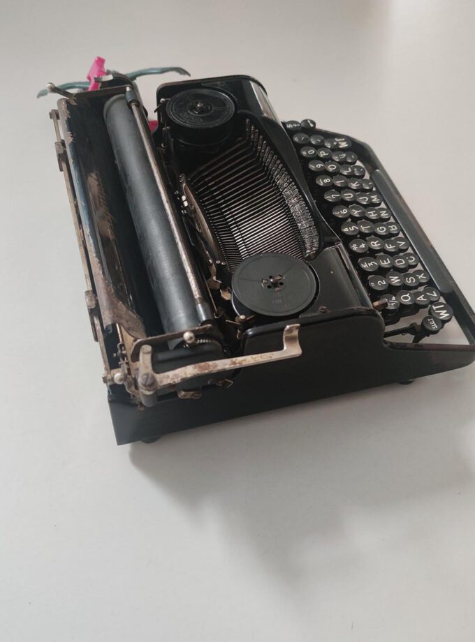 Vintage Old Black Olympia Simplex Typewriter Relived Condition