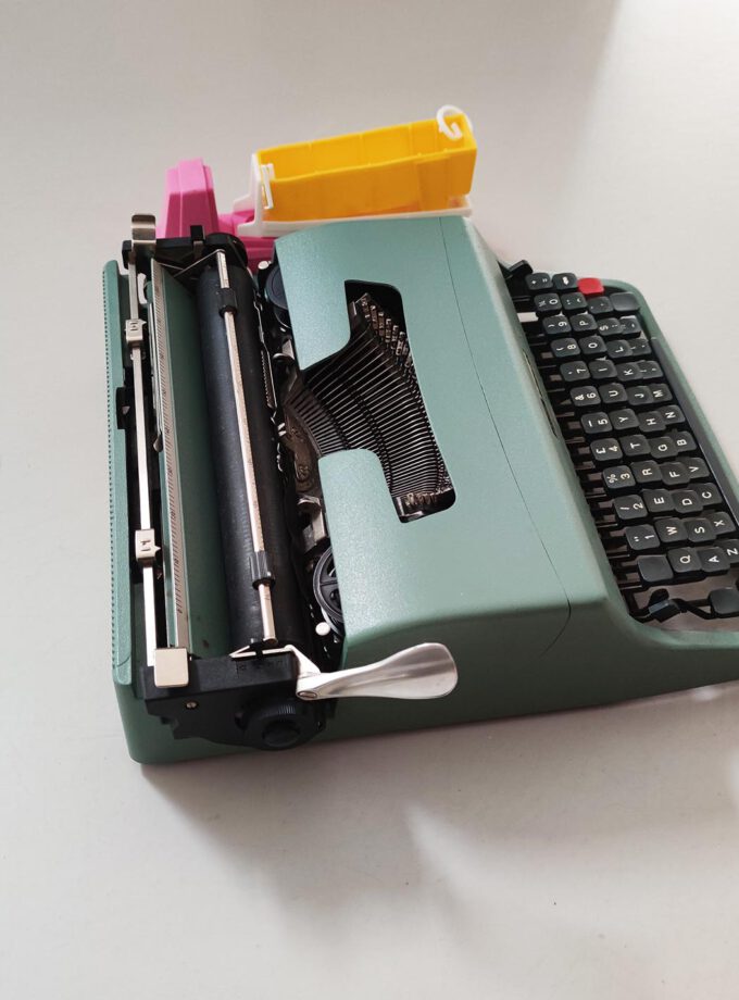 Vintage Olivetti Lettera 32 Green