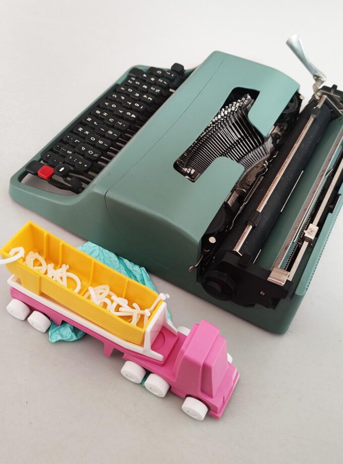 Vintage Olivetti Lettera 32 Green
