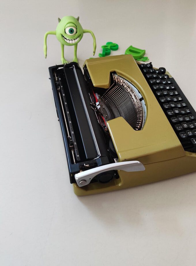 Vintage Brother Deluxe 220 Olive Typewriter