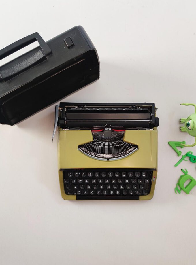 Vintage Brother Deluxe 220 Olive Typewriter
