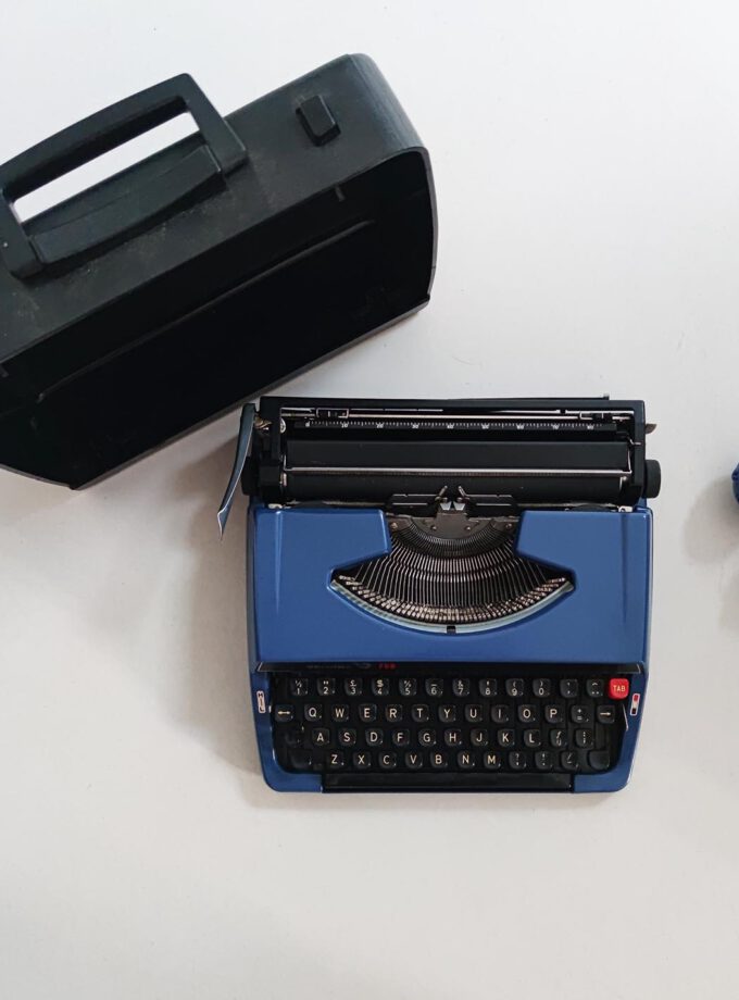 Vintage Vendex 750 Denim Blue Typewriter Cubic