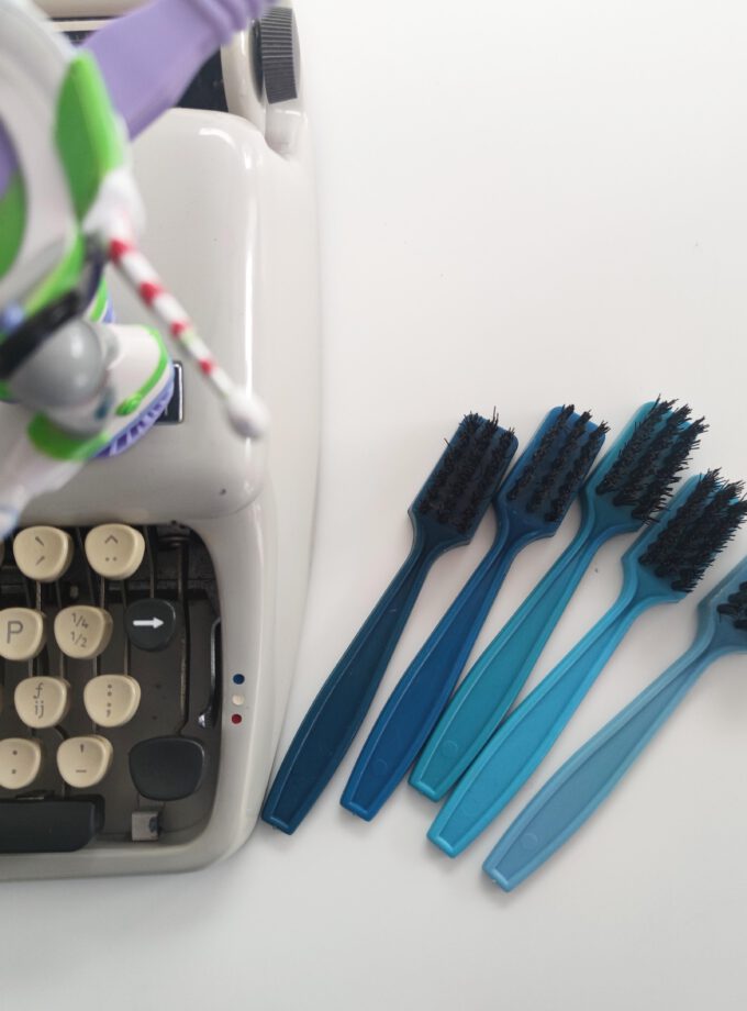 Typewriter Cleaning Brush Bluish IIIII