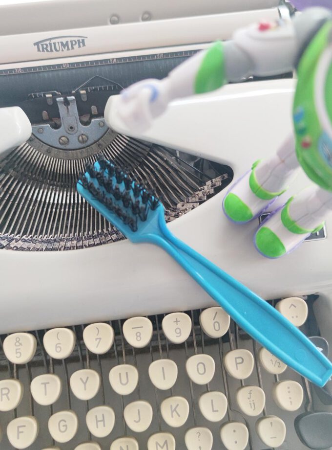 Typewriter Cleaning Brush Bluish III