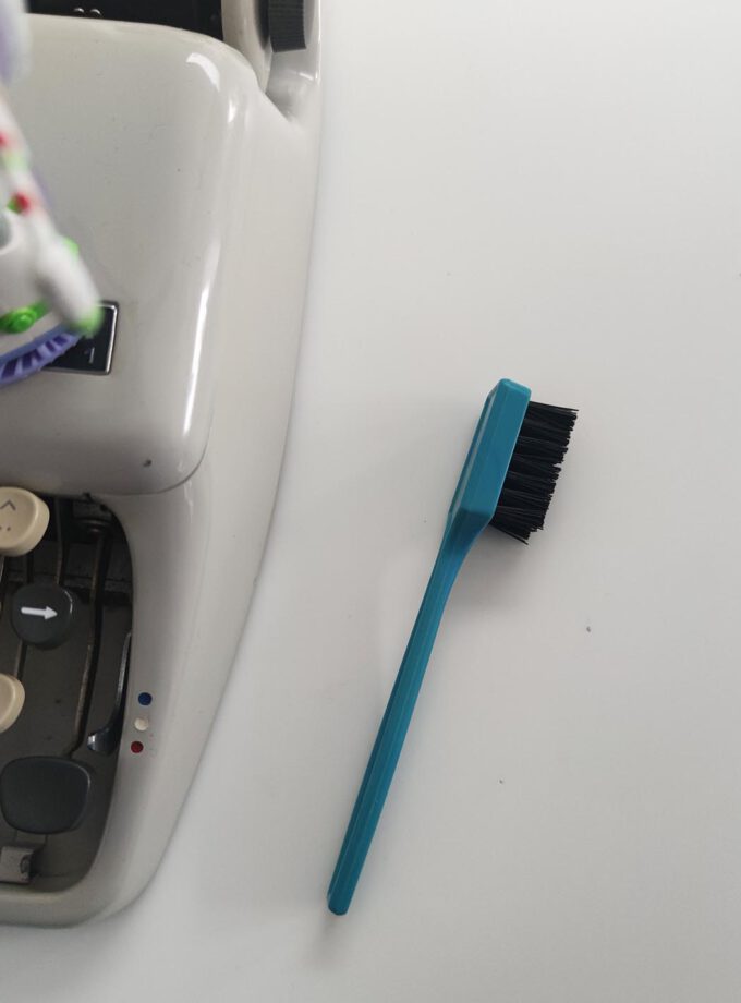 Typewriter Cleaning Brush Bluish III