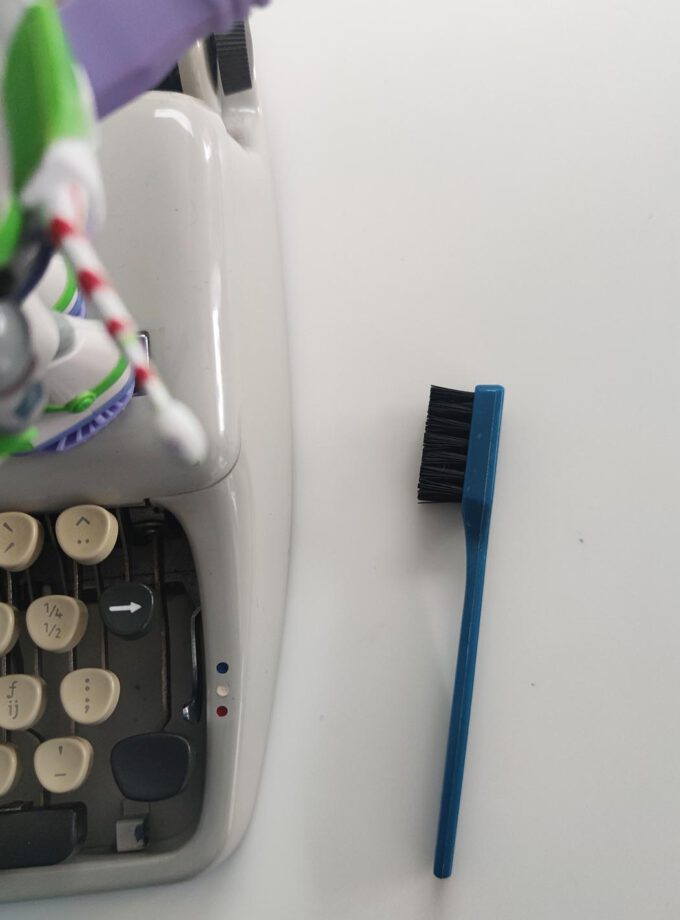 Typewriter Cleaning Brush Bluish IIII