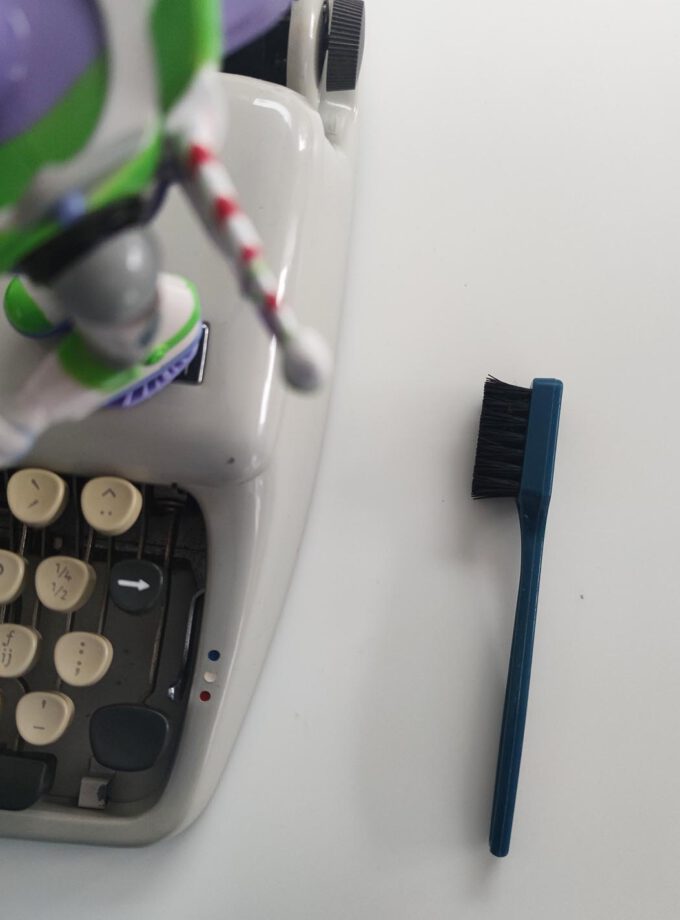 Typewriter Cleaning Brush Bluish IIIII