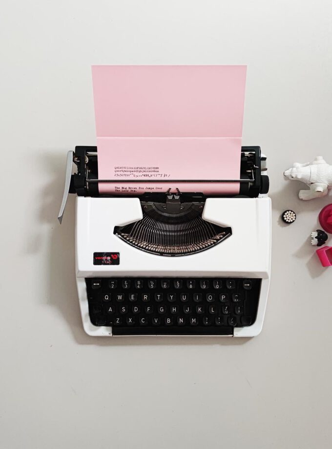 Vintage Vendex 100 White Typewriter