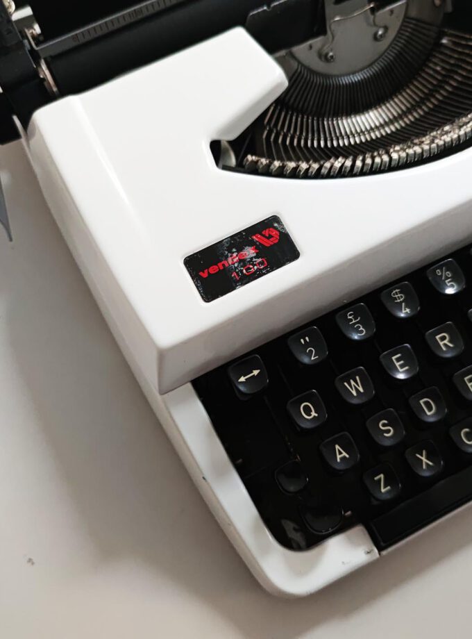 Vintage Vendex 100 White Typewriter