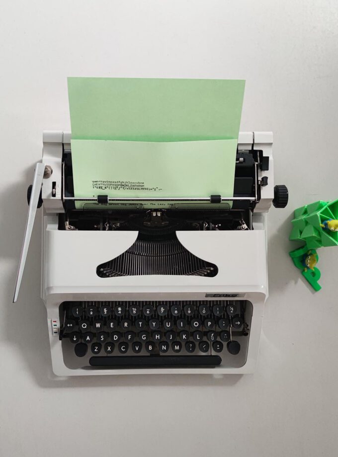 Vintage Erika Light Grey Typewriter Cubic