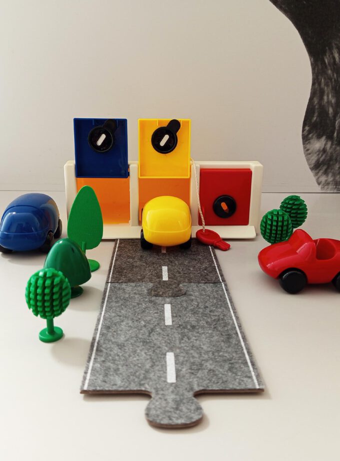 Ambi Toys Cars + Garage Yellow