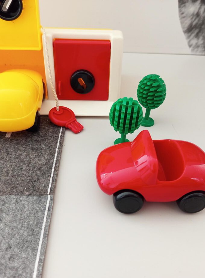 Ambi Toys Cars + Garage Yellow