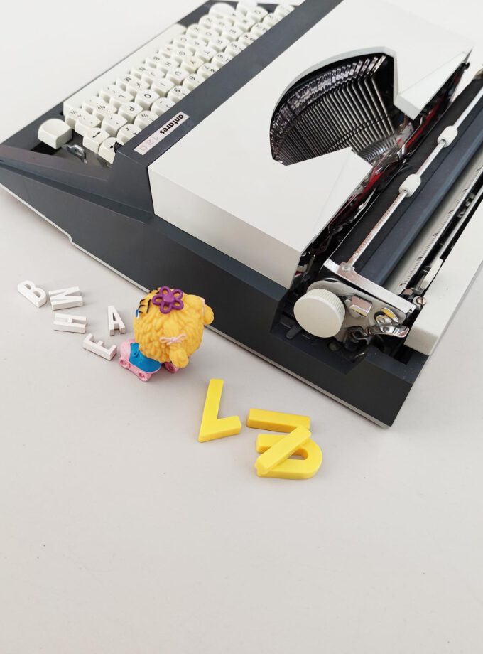 Vintage Antares 120 Duotone Grey Typewriter