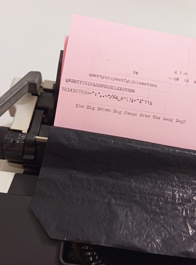 Vintage Olivetti Lettera 51 Retro Typewriter