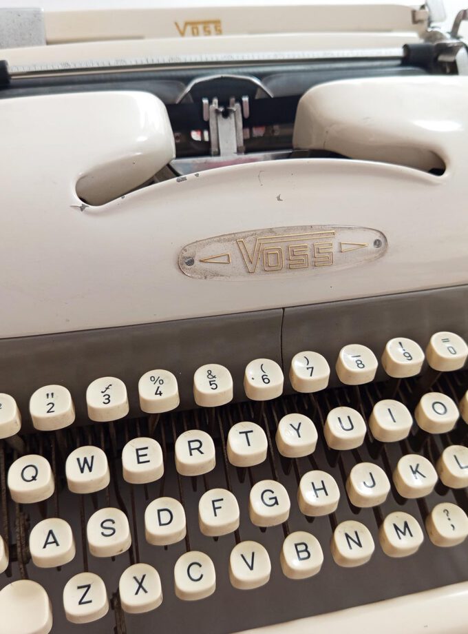 Vintage Voss S24 Typewriter