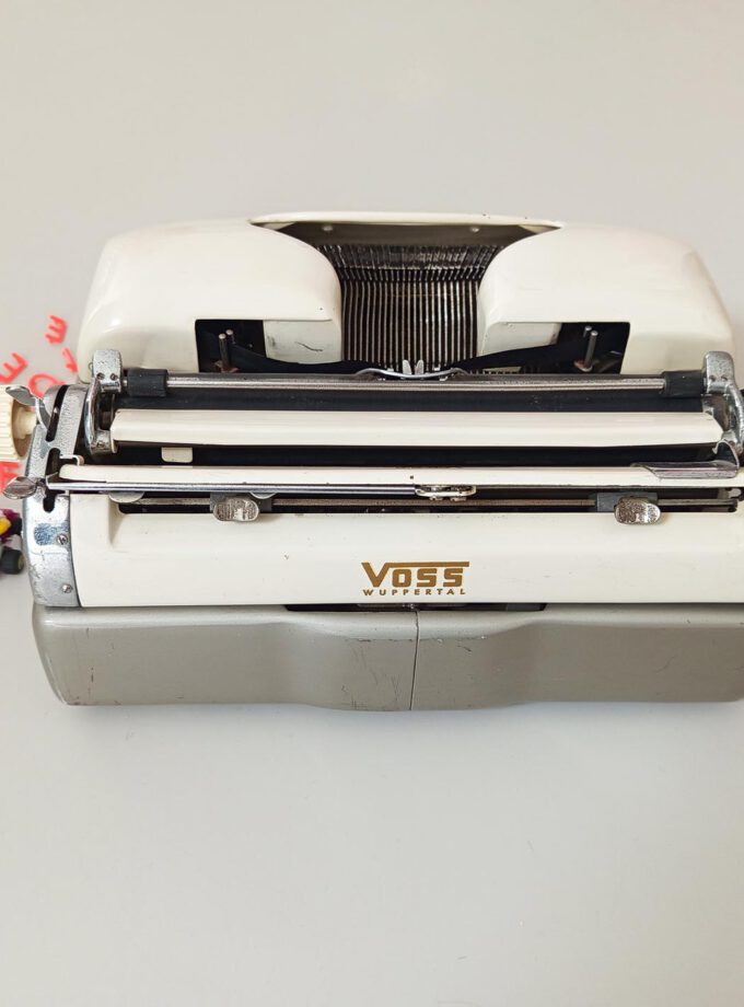 Vintage Voss S24 Typewriter