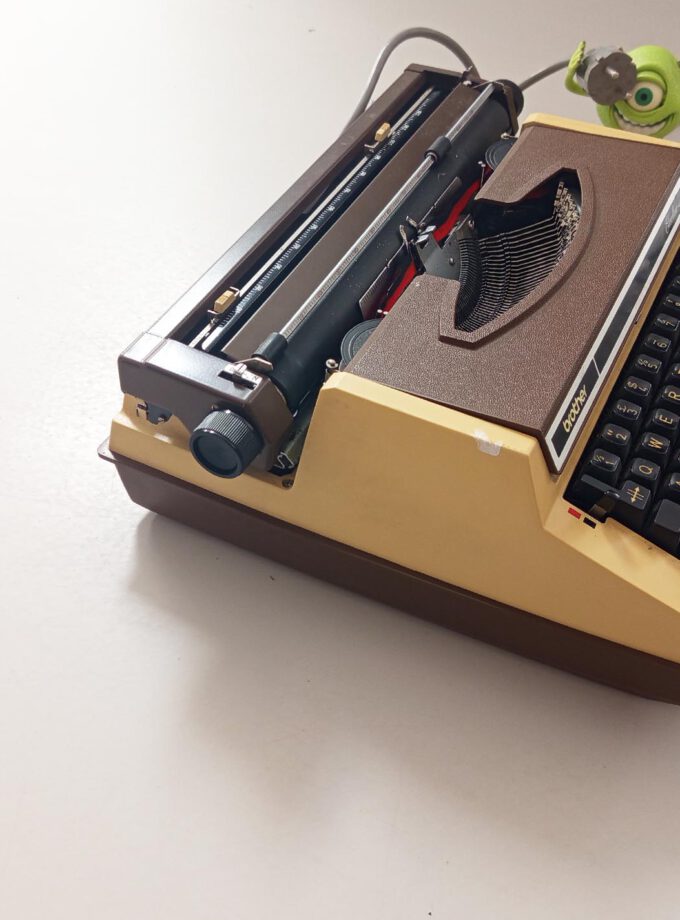 Electric Typewriter Brother Electric 4162