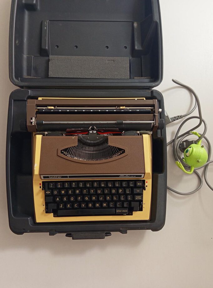Electric Typewriter Brother Electric 4162