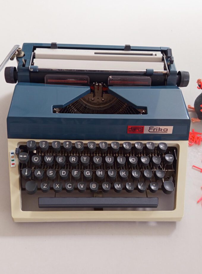 Vintage Daro Erika Light Grey / Blue Typewriter Pica