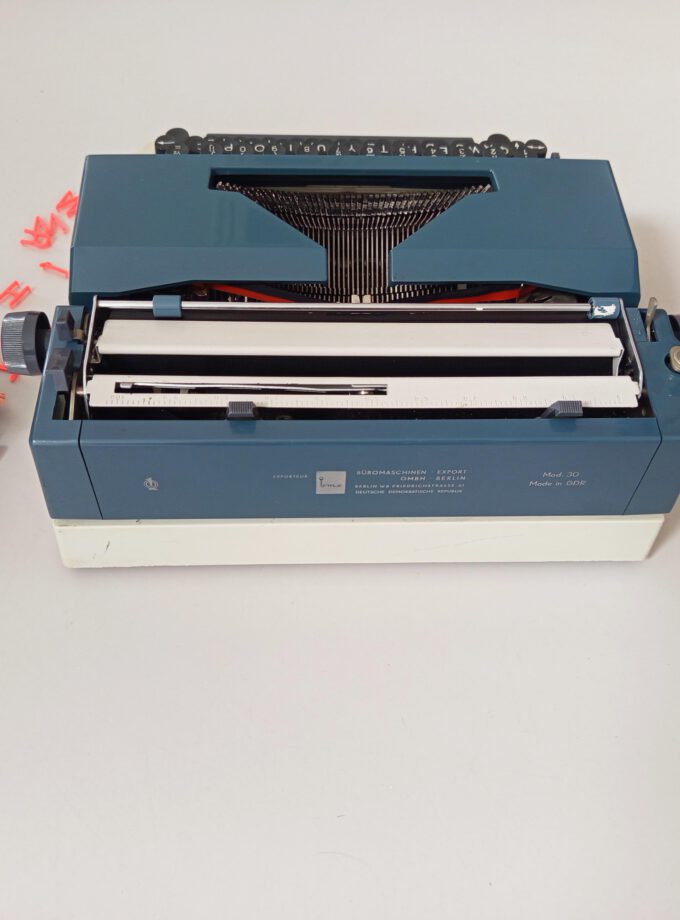 Vintage Daro Erika Light Grey / Blue Typewriter Pica