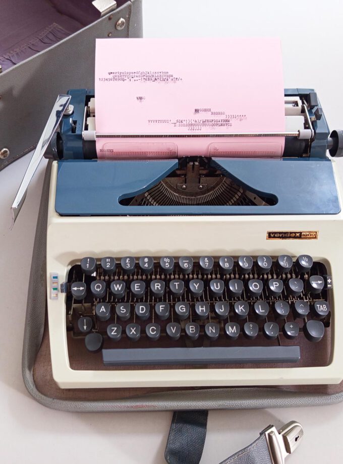 Vintage Vendex 1000 Typewriter SALE