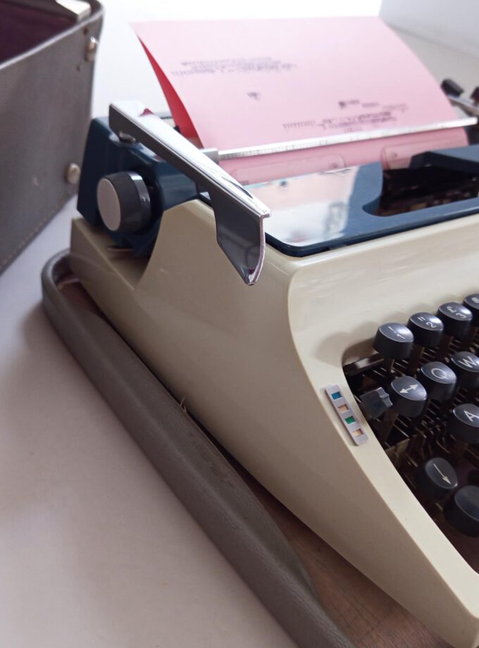 Vintage Vendex 1000 Typewriter SALE