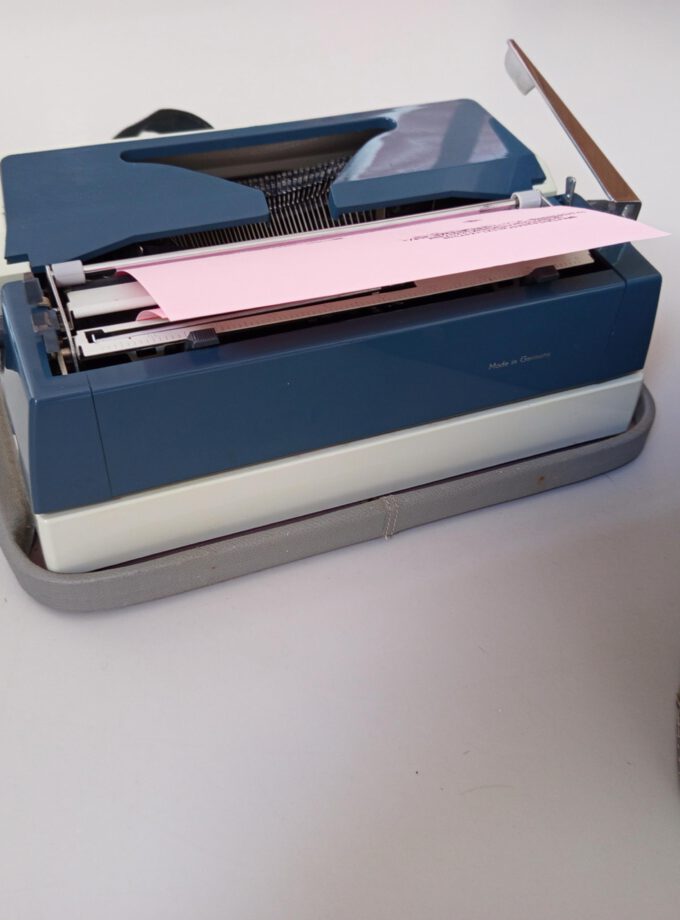 Vintage Vendex 1000 Typewriter SALE