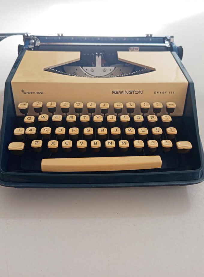 Vintage Sperry Remington Rand Envoy III Dark Blue Typewriter