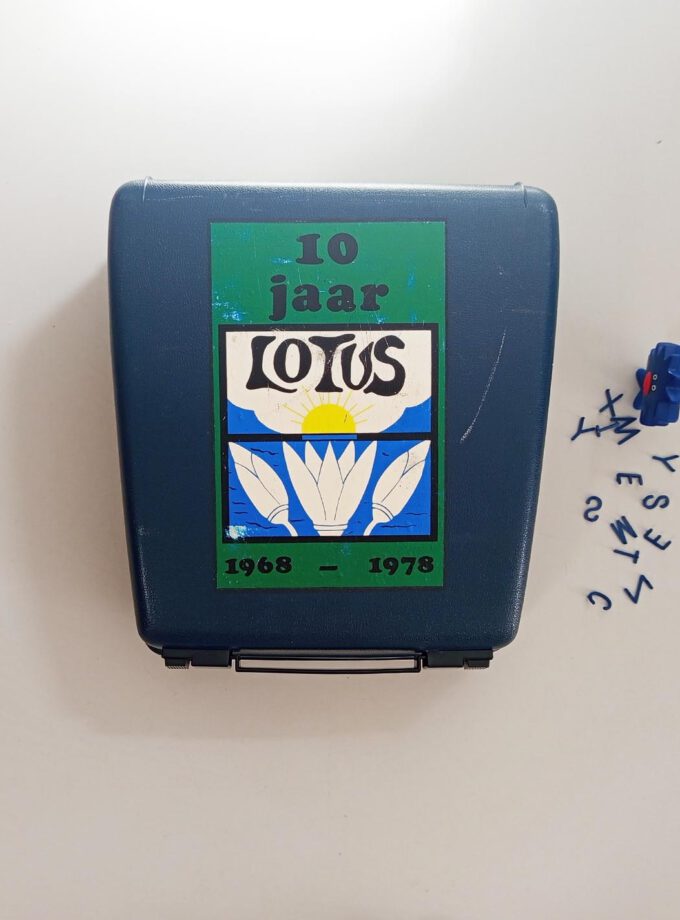 Vintage Sperry Remington Rand Envoy III Dark Blue Typewriter