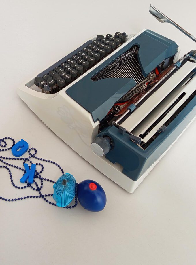 Vintage Vendex 1000 Typewriter Pica