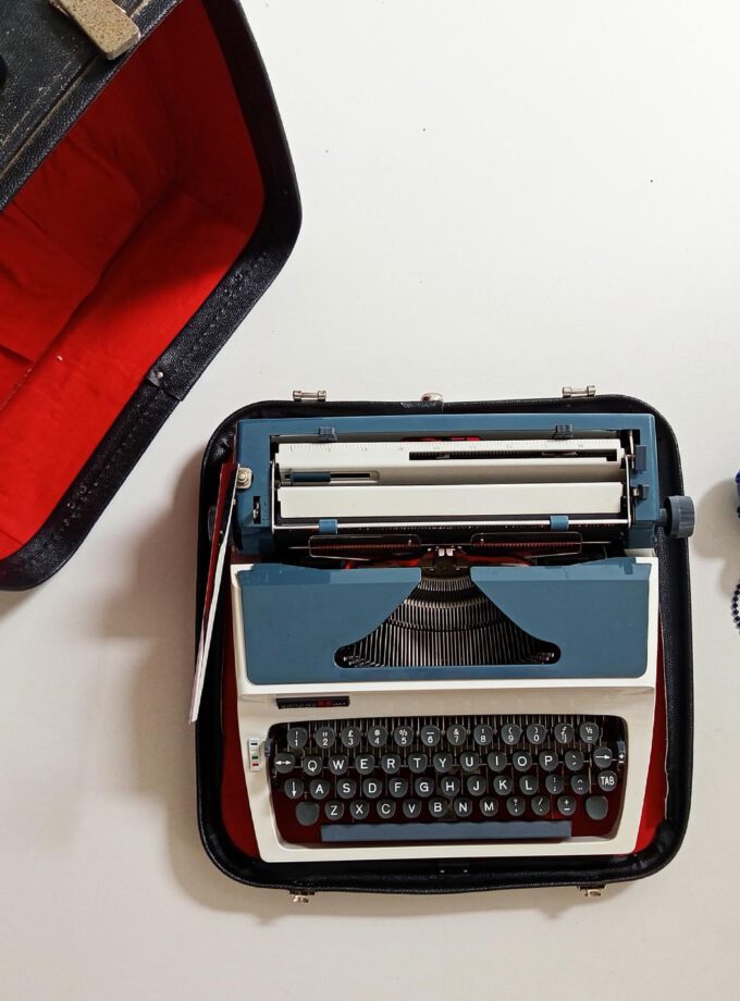 Vintage Vendex 1000 Typewriter Pica