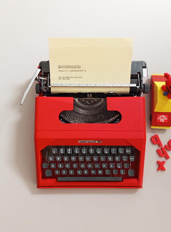 Vintage Underwood 23 Typewriter Red Elite