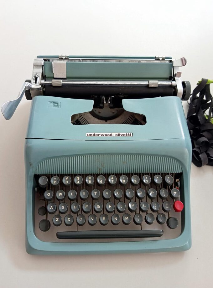 Vintage Underwood Olivetti (Studio 44) Typewriter BlueGreen