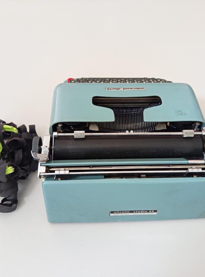 Vintage Underwood Olivetti (Studio 44) Typewriter BlueGreen