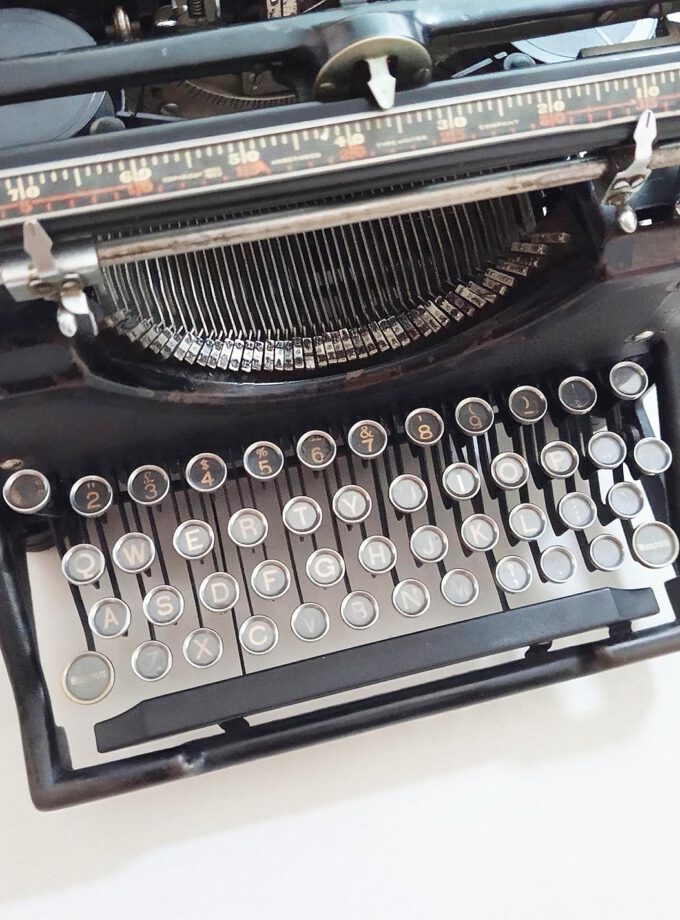 Vintage Old Black Underwood no.5 Typewriter
