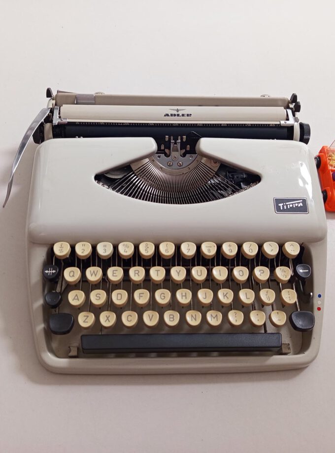 Old Vintage Tippa Adler Typewriter Pica