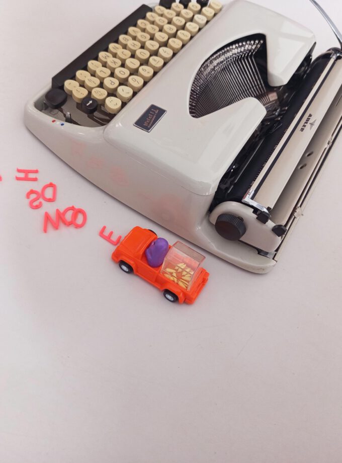 Old Vintage Tippa Adler Typewriter Pica