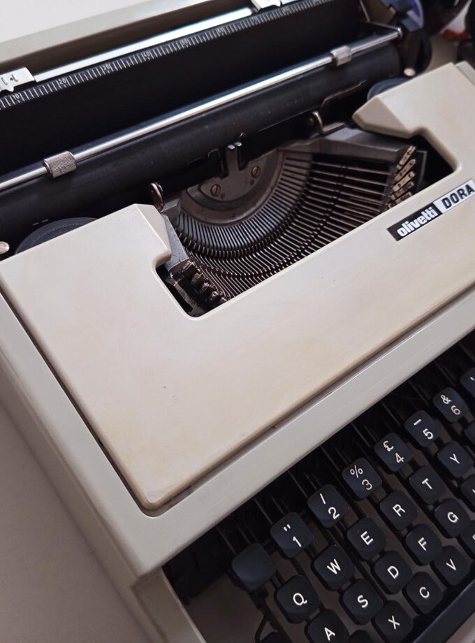 Vintage Olivetti Dora Typewriter Elite