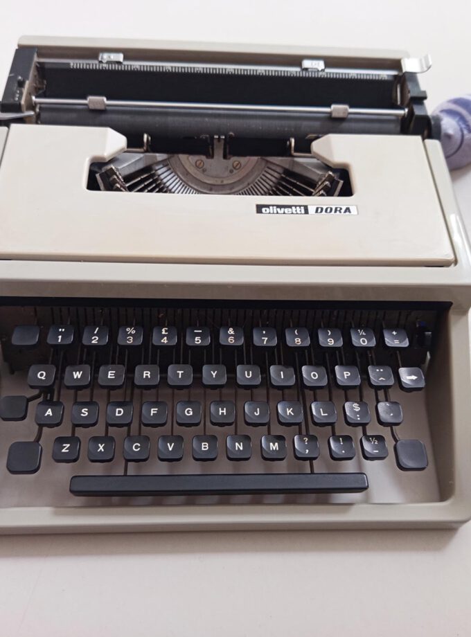 Vintage Olivetti Dora Typewriter Elite