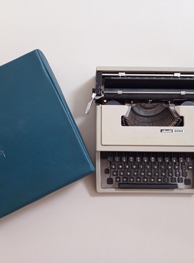 Vintage Olivetti Dora Typewriter Elite